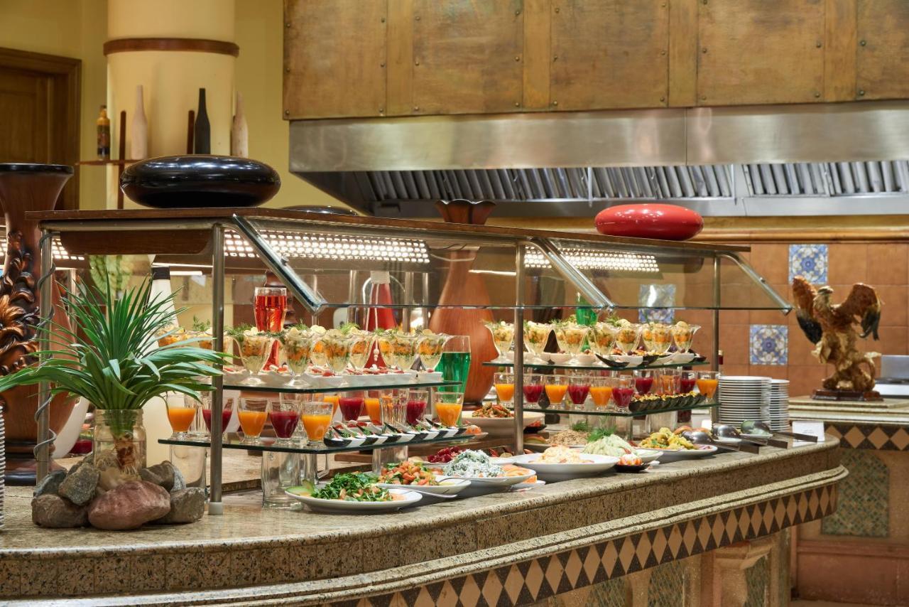 Mosaique Beach Resort Taba Heights Buitenkant foto A buffet at a hotel