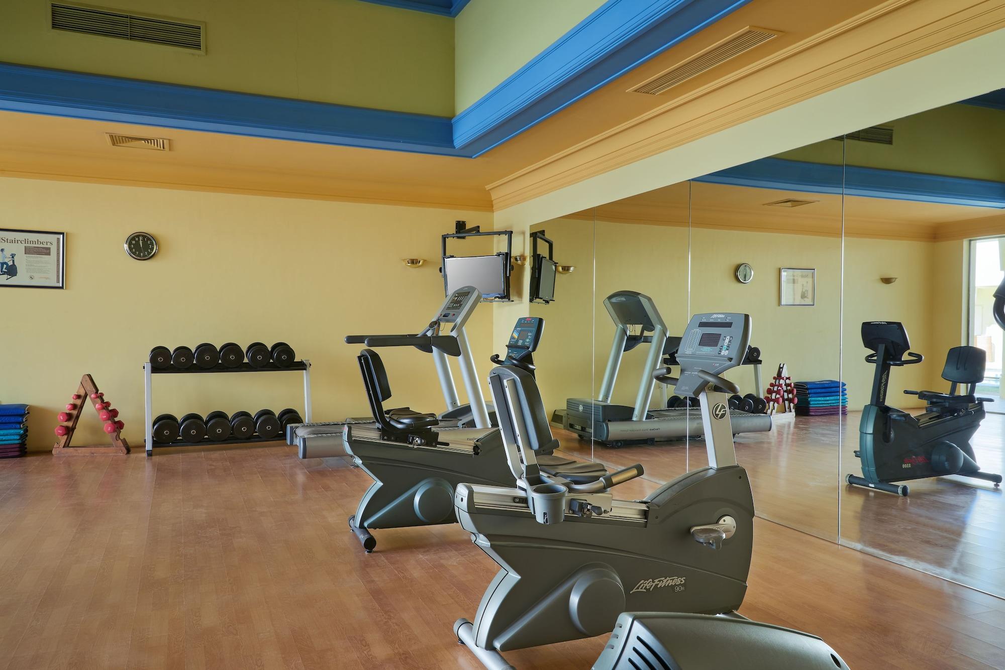 Mosaique Beach Resort Taba Heights Buitenkant foto The gym at the hotel